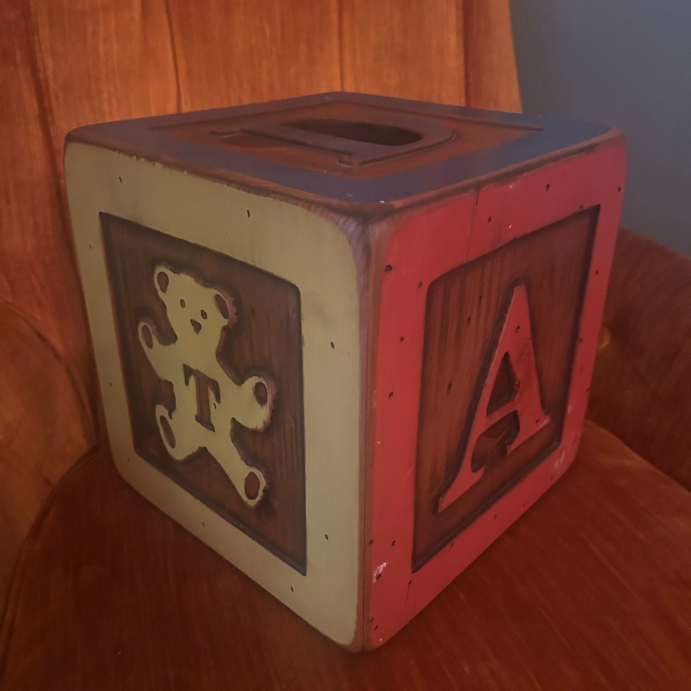 Wolf Creek Vintage Folk Art Nursery Cube